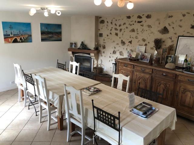 Bed and Breakfast Chez Pascale Et Patrick Mios Esterno foto